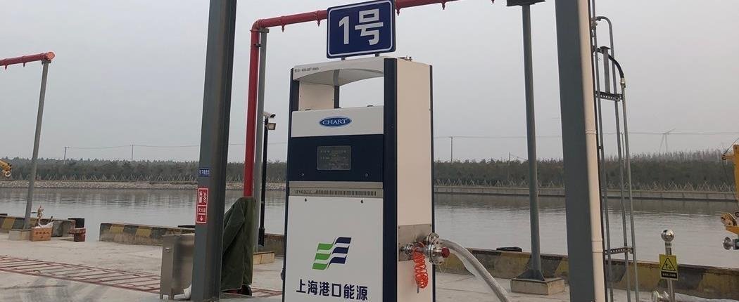 LNG dispensers for vehicle fueling and bunkering